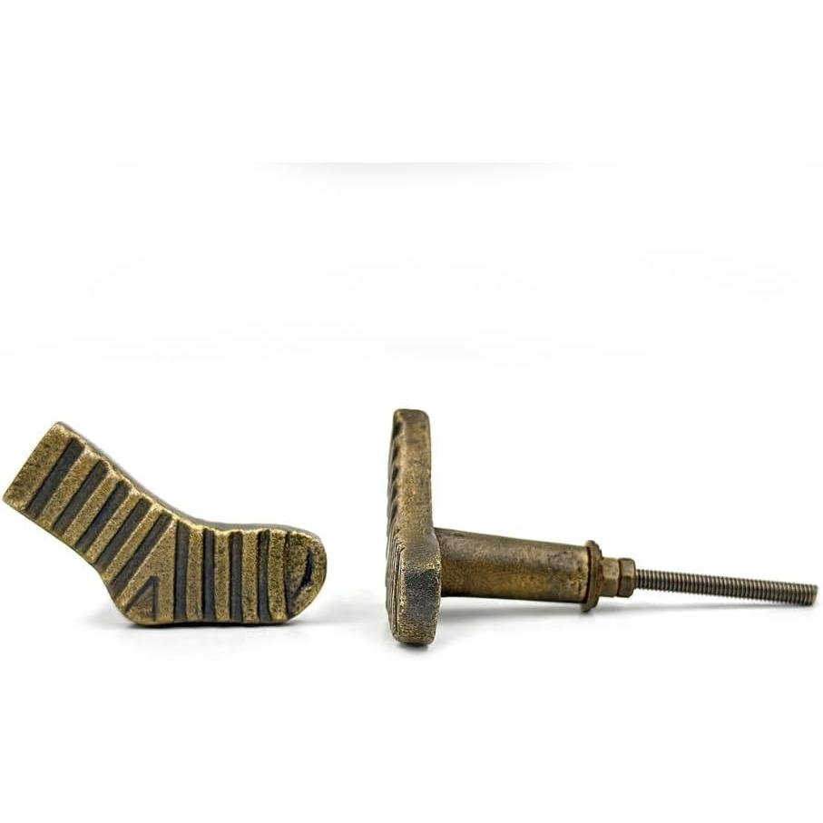 Footprint Cabinet Knob | Antique Brass Shoe Print Drawer Pull Handle for Dresser Wardrobe Cupboard | Unique Foot Design Decorative Knob | 53x31 mm Solid Brass Furniture Hardware