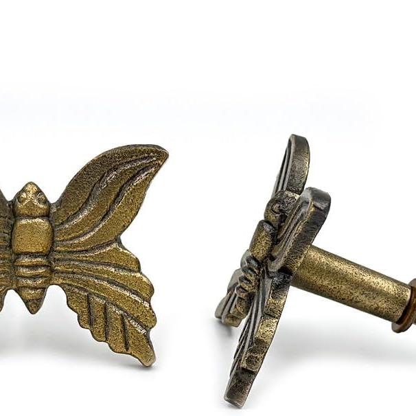 HAMILTON BRASS Antique Brass Moth Knob | Vintage Cast Iron Furniture Handle | Butterfly Design Drawer Pull for Cabinets, Dressers & Cupboards | Rustic Decorative Hardware | Hardware Knob (1 Piece)